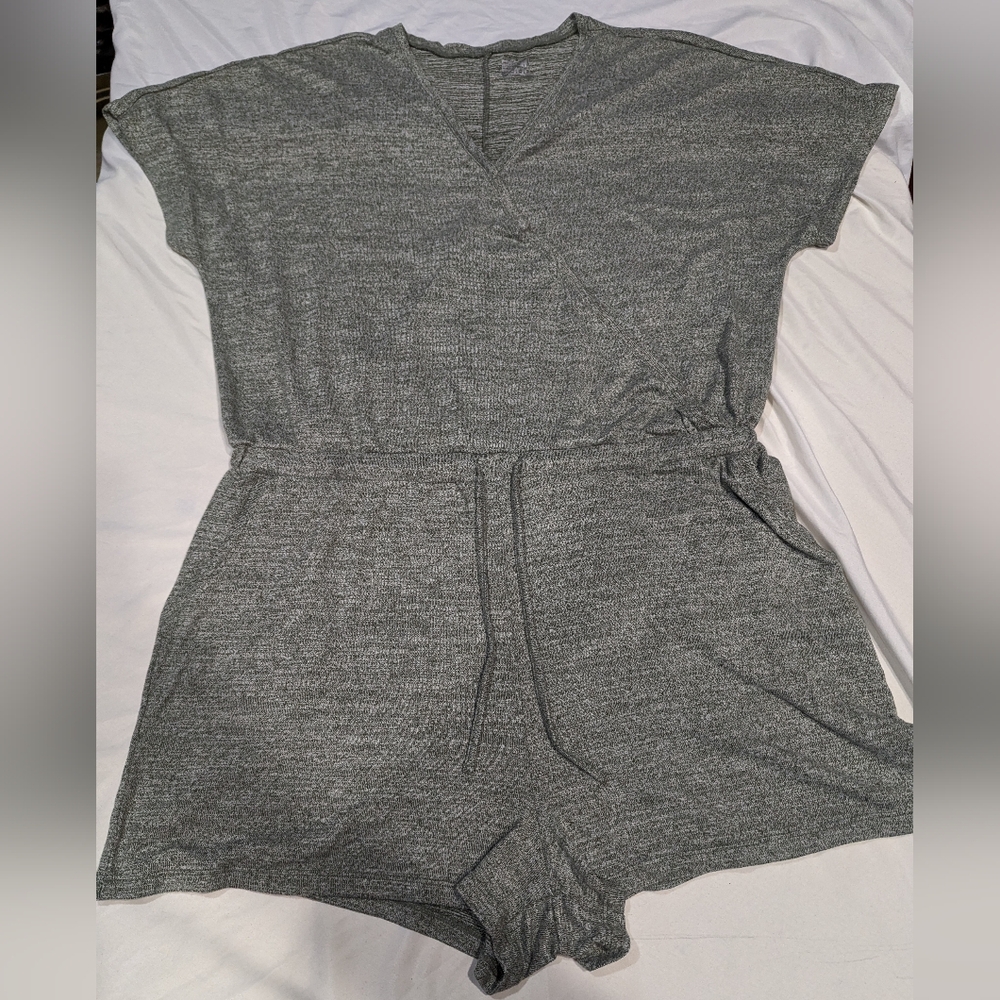 32 Degrees Romper T-shirt & shorts XL Soft Variegated Olive Green Elastic Waist